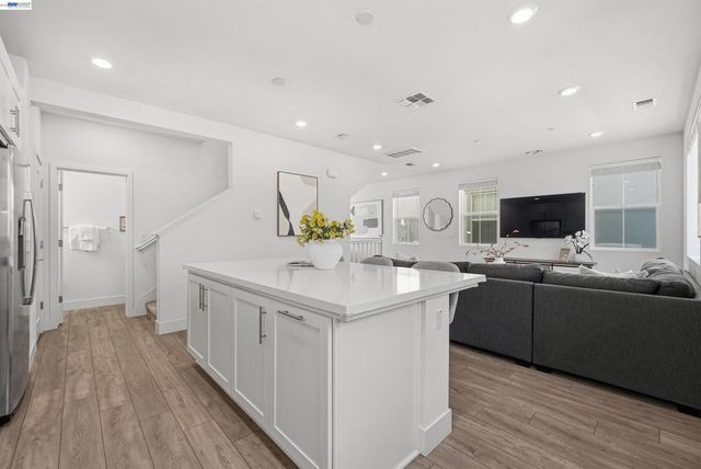 9137 Seawind Way, Newark, CA 94560