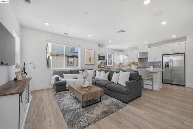 9137 Seawind Way, Newark, CA 94560