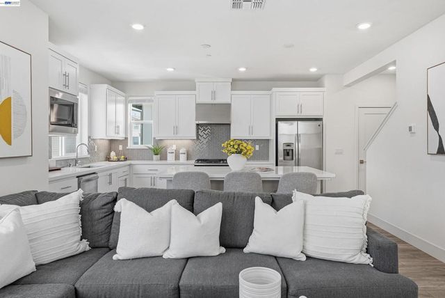 9137 Seawind Way, Newark, CA 94560