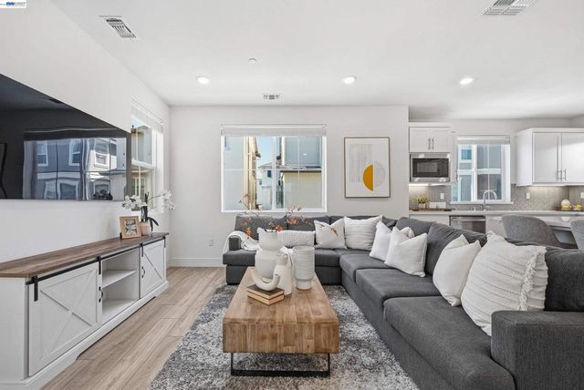 9137 Seawind Way, Newark, CA 94560