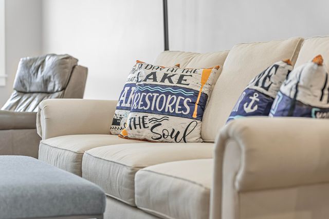 3551 W Lake Mitchell Drive, Cadillac, MI 49601