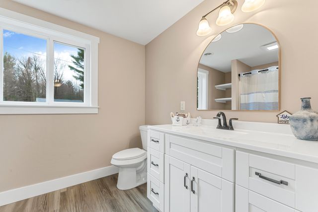 3551 W Lake Mitchell Drive, Cadillac, MI 49601