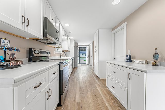 3551 W Lake Mitchell Drive, Cadillac, MI 49601