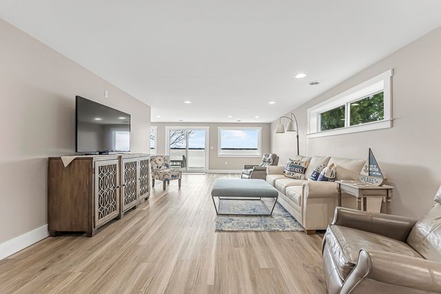 3551 W Lake Mitchell Drive, Cadillac, MI 49601