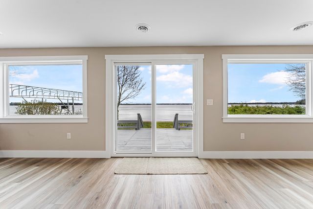 3551 W Lake Mitchell Drive, Cadillac, MI 49601