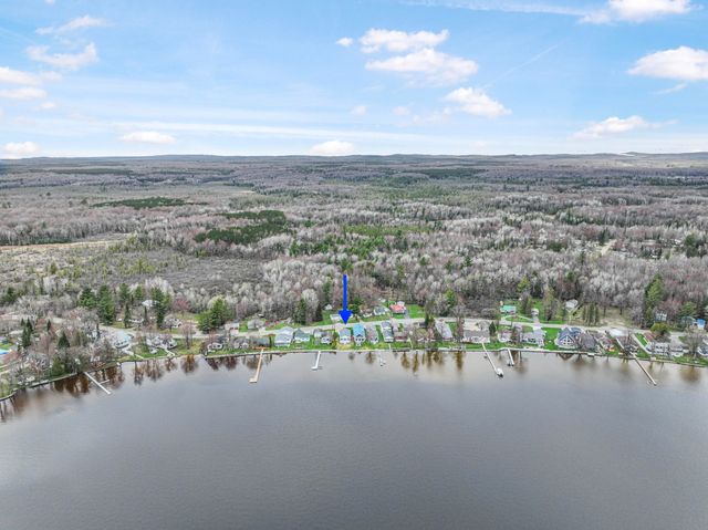 3551 W Lake Mitchell Drive, Cadillac, MI 49601