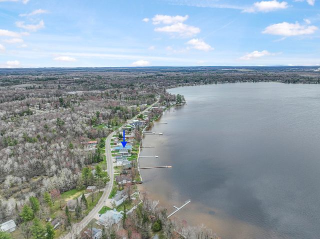 3551 W Lake Mitchell Drive, Cadillac, MI 49601