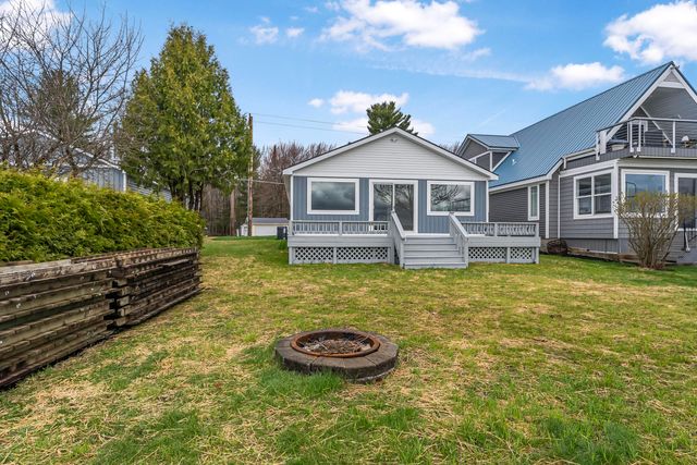 3551 W Lake Mitchell Drive, Cadillac, MI 49601