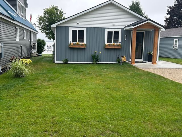 3551 W Lake Mitchell Drive, Cadillac, MI 49601