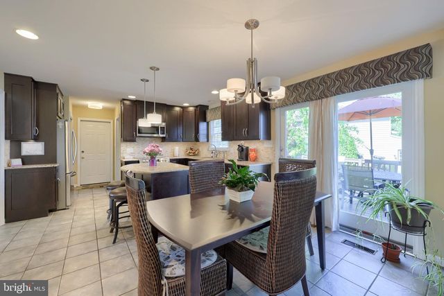 1 CARRIAGE LN, Ephrata, PA 17522