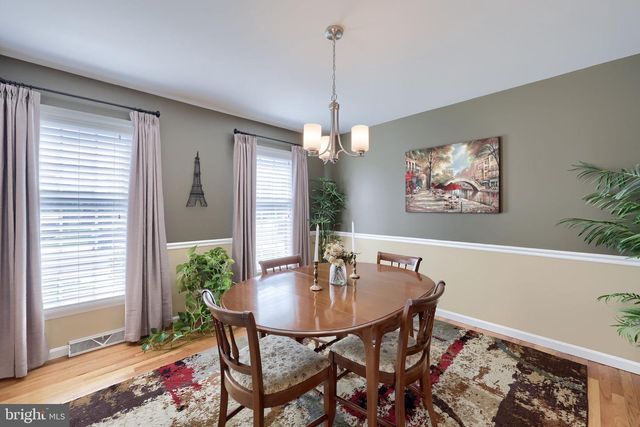 1 CARRIAGE LN, Ephrata, PA 17522