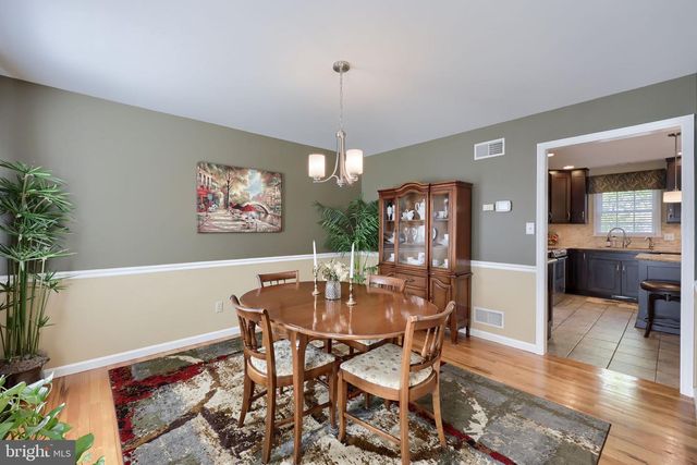 1 CARRIAGE LN, Ephrata, PA 17522