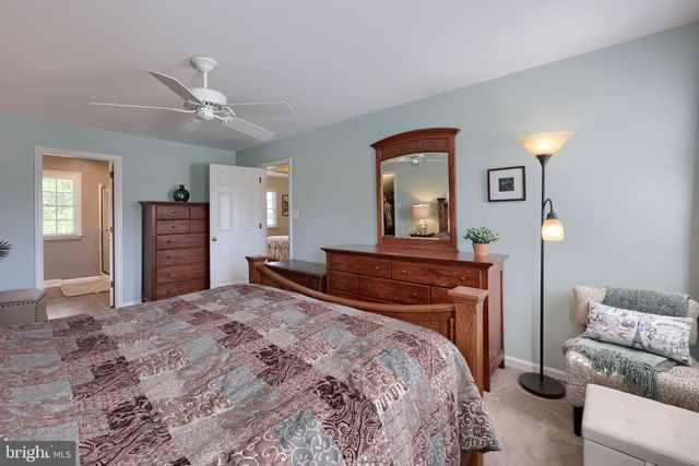 1 CARRIAGE LN, Ephrata, PA 17522