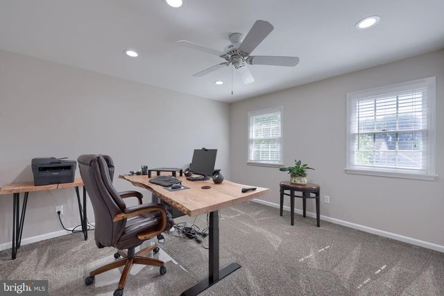 1 CARRIAGE LN, Ephrata, PA 17522