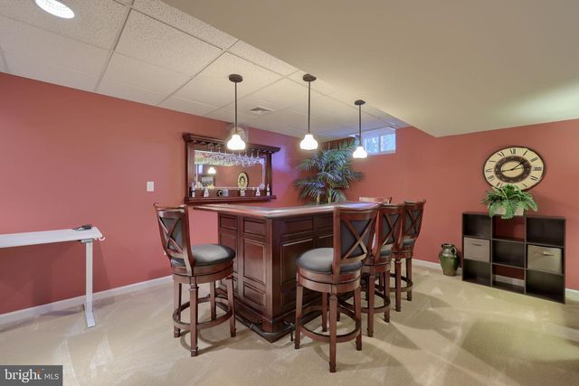 1 CARRIAGE LN, Ephrata, PA 17522