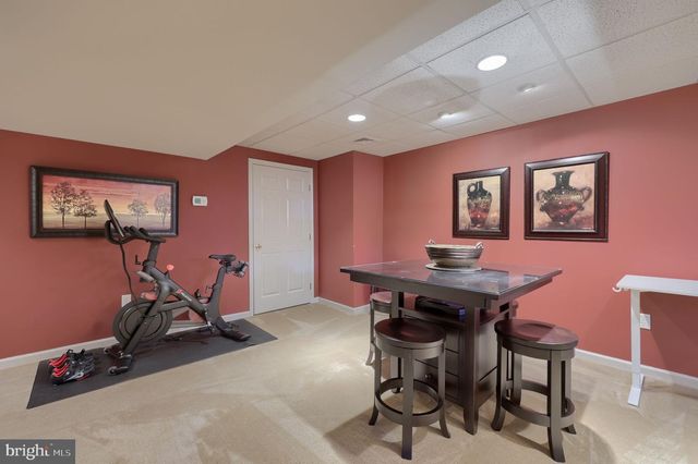 1 CARRIAGE LN, Ephrata, PA 17522