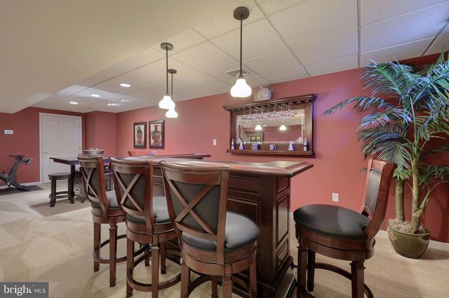 1 CARRIAGE LN, Ephrata, PA 17522