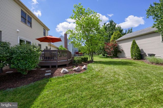1 CARRIAGE LN, Ephrata, PA 17522