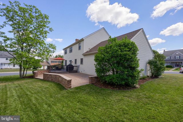 1 CARRIAGE LN, Ephrata, PA 17522