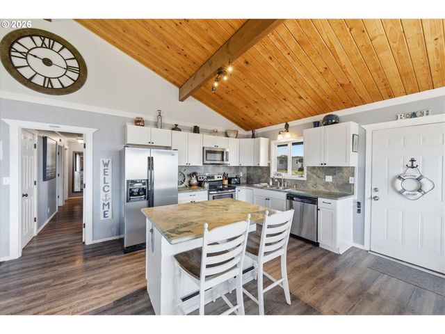 5146 Nw JETTY Ave, Lincoln City, OR 97367