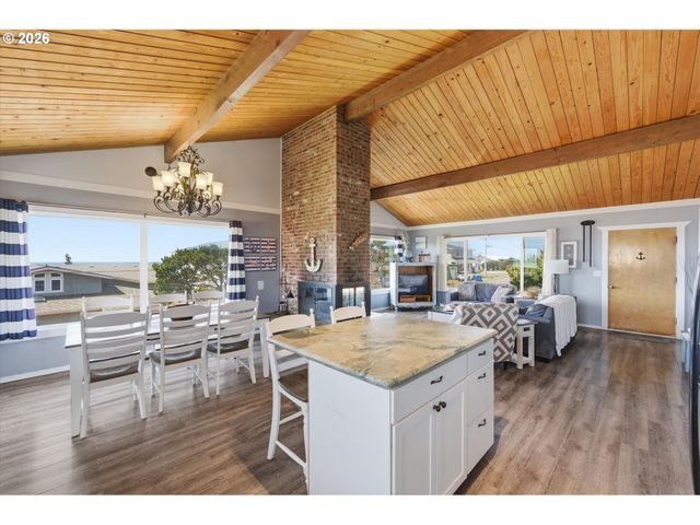 5146 Nw JETTY Ave, Lincoln City, OR 97367
