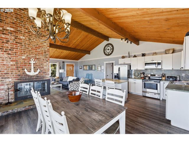 5146 Nw JETTY Ave, Lincoln City, OR 97367