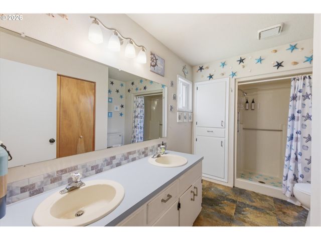 5146 Nw JETTY Ave, Lincoln City, OR 97367