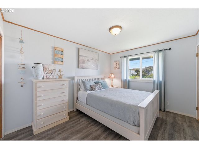 5146 Nw JETTY Ave, Lincoln City, OR 97367