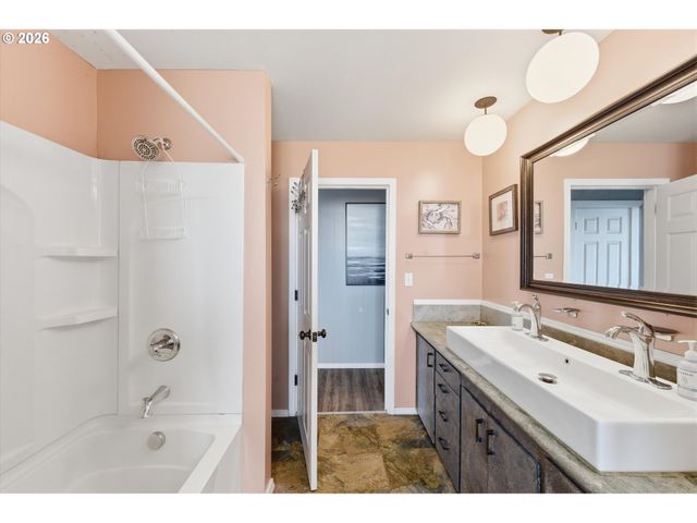 5146 Nw JETTY Ave, Lincoln City, OR 97367