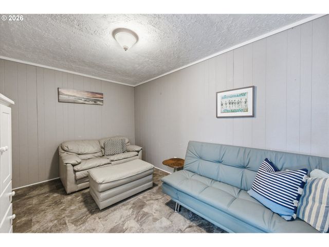 5146 Nw JETTY Ave, Lincoln City, OR 97367