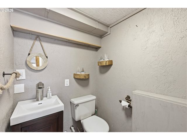 5146 Nw JETTY Ave, Lincoln City, OR 97367