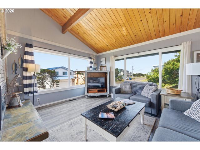 5146 Nw JETTY Ave, Lincoln City, OR 97367