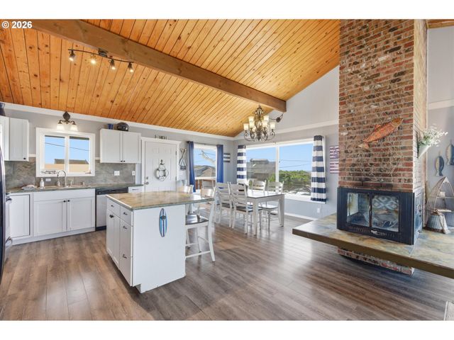5146 Nw JETTY Ave, Lincoln City, OR 97367
