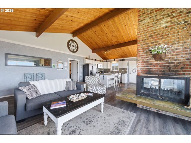 5146 Nw JETTY Ave, Lincoln City, OR 97367