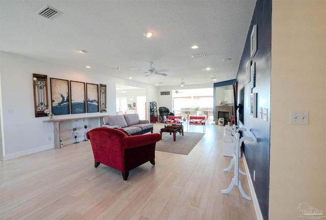 4501 Bayside Dr, Milton, FL 32583