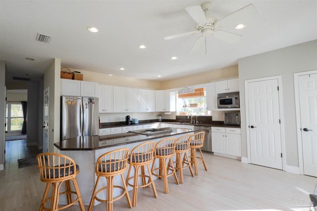 4501 Bayside Dr, Milton, FL 32583