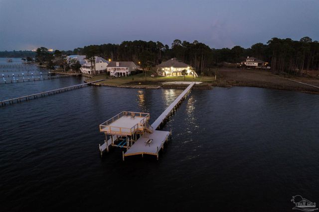 4501 Bayside Dr, Milton, FL 32583