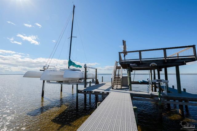 4501 Bayside Dr, Milton, FL 32583