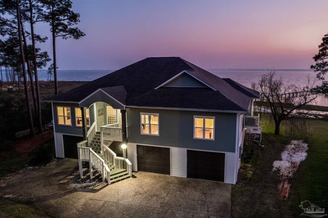 4501 Bayside Dr, Milton, FL 32583