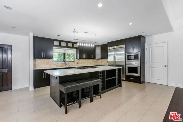 13201 Bloomfield Street, Sherman Oaks, CA 91423