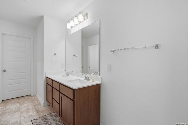 3243 COMANCHE XING, San Antonio, TX 78224