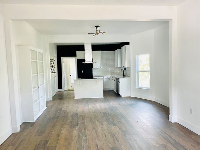 2210 Langford Street, Greenville, TX 75401