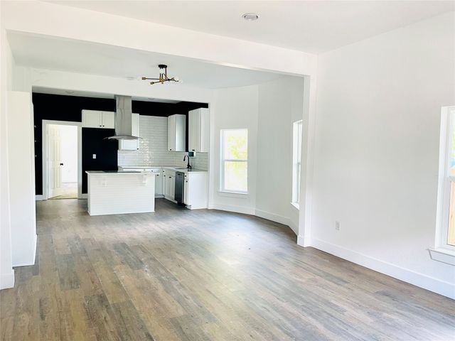 2210 Langford Street, Greenville, TX 75401