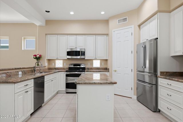 7366 E EAGLE FEATHER Road, Scottsdale, AZ 85266