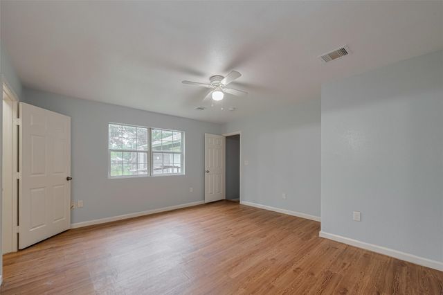 4906 Larkspur Street, Houston, TX 77033