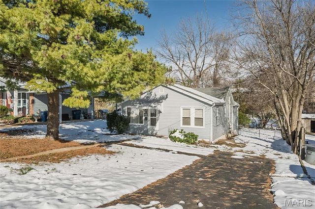 10267 Niblic Drive, Overland, MO 63114