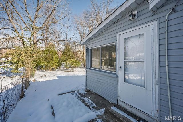 10267 Niblic Drive, Overland, MO 63114