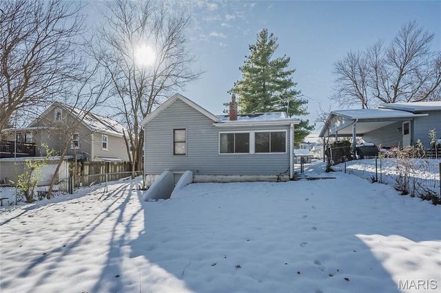 10267 Niblic Drive, Overland, MO 63114