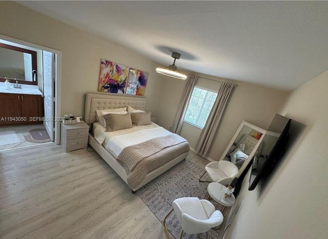 6434 Emerald Dunes Drive 304, West Palm Beach, FL 33411