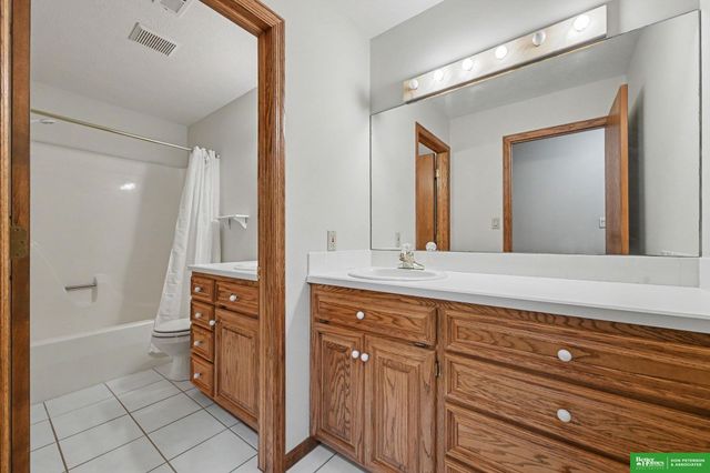 2524 Park Place Drive, Fremont, NE 68025
